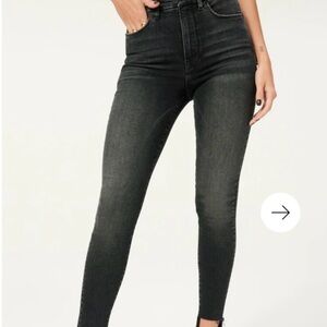 Good American Black distressed, frayed ankle,  Skinny Jeans